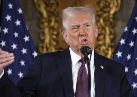 رئیس جمهور آمریکا: با دلار بمانید یا با ۱۰۰ درصد تعرفه مواجه شوید