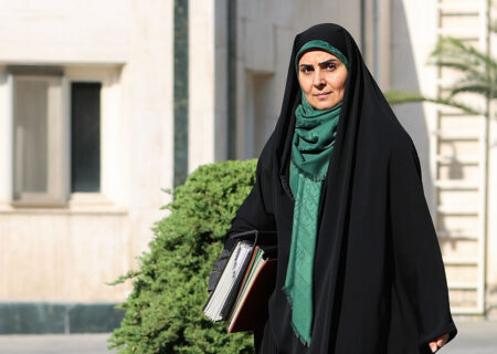 کالاهای اساسی به میزان کافی وجود دارد