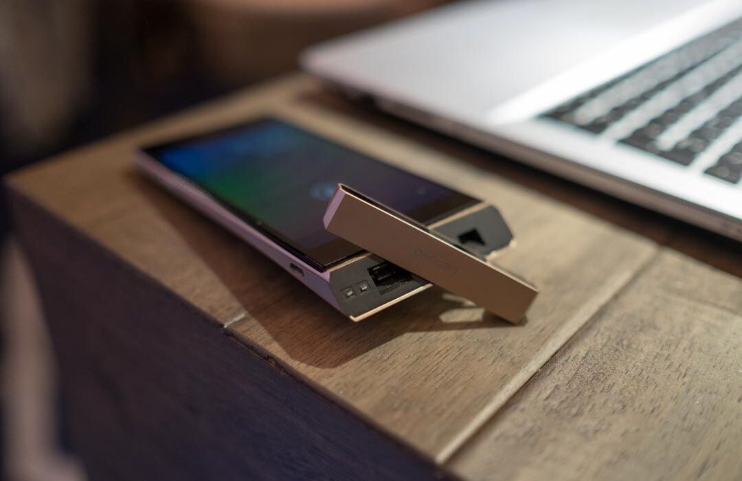 تاثیر جنگ تعرفهای ترامپ بر بازار لپتاپ و تلفن هوشمند