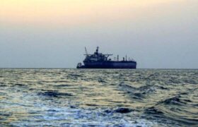 ارتش یمن تحریم کشتی های نفتکش از دریای سرخ را لغو کرد