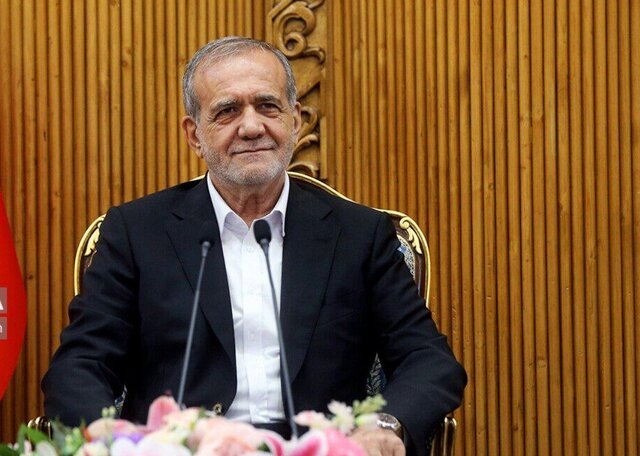 رئیس جمهور: مذاکره می کنیم اما نه به هر قیمتی/ عزت خود را زیر پا نمی گذاریم