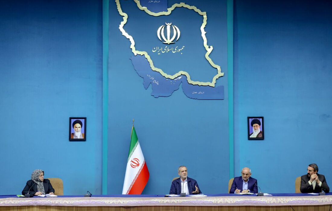 رئیس جمهور: دولت به صورت هم‌زمان برای معیشت، آموزش و سلامت مردم در حال اقدام است