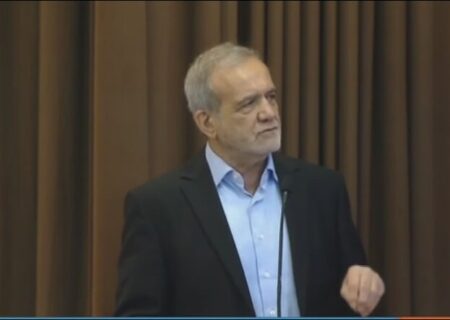 رئیس‌جمهور از دو قطبی‌ سازی‌های کاذب انتقاد کرد