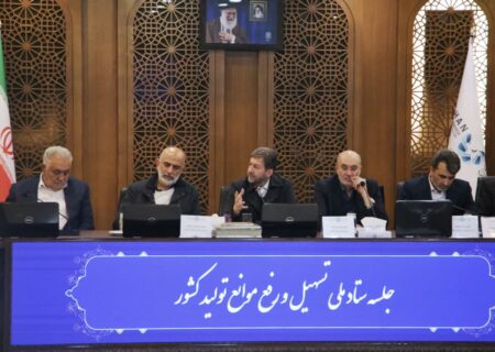 استاندار اصفهان: تسهیل قوانین ارزی برای هنرمندان و صادرکنندگان صنایع دستی در اصفهان 