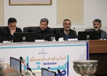 استاندار اصفهان: حل مشکلات کشاورزان اولویت اصلی است