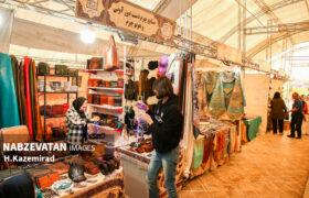 توزیع محصولات بومی برخوار در نوروزگاه روستای علیآباد ملاعلی