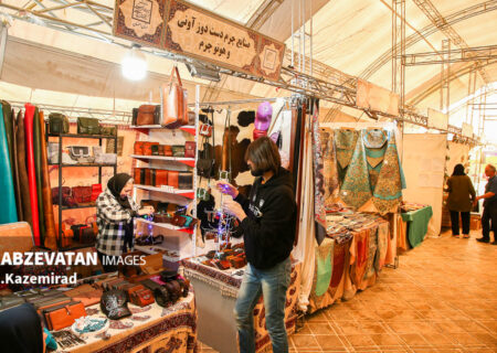 توزیع محصولات بومی برخوار در نوروزگاه روستای علی‌آباد ملاعلی