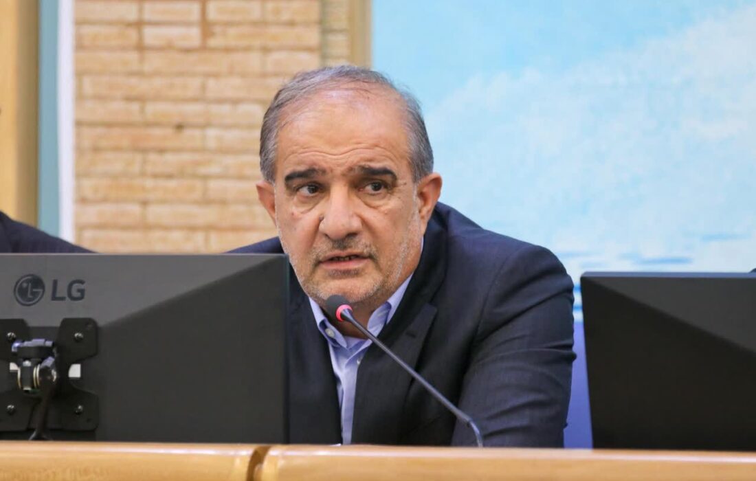 طرح نوسازی ماشین‌آلات فرسوده و تراکتورهای مستهلک کشاورزان اصفهان پیگیری می‌‍شود