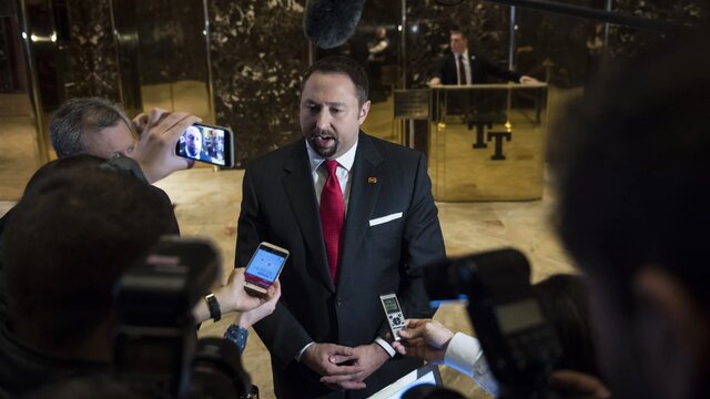 تایید مشاور ارشد ترامپ درخصوص توقف کمکهای نظامی آمریکا به اوکراین