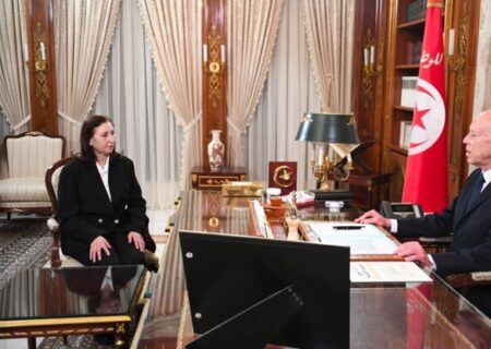 نخست وزیر تونس برکنار شد