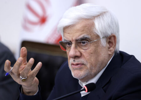 عارف: اولویت دولت، صادرات به کشورهای همسایه و منطقه است