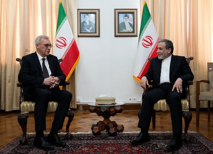 ایران و روسیه بر همکاری برای تامین صلح منطقهای تاکید کردند