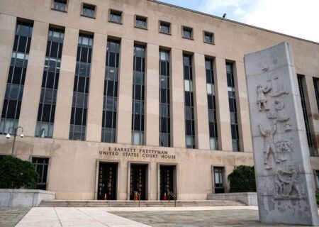 خودداری قاضی فدرال آمریکایی از لغو حکم خود برای جلوگیری از اخراج مهاجران ونزوئلایی