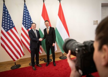 ترامپ تنها امید برای استقرار صلح در اوکراین است