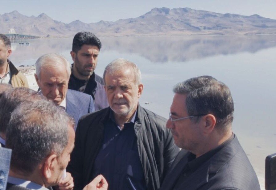 رییسجمهور از دریاچه ارومیه بازدید کرد