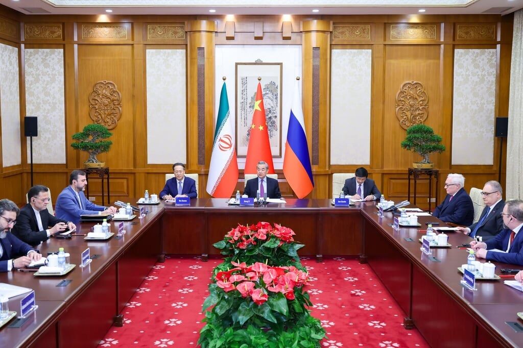 ترامپ مذاکرات چندجانبه با ایران را نمی‌پذیرد