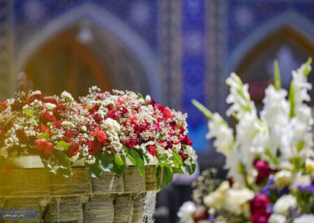 حرم مطهر رضوی با ۳۰ هزار بوته گل به مناسب عید فطر زیباسازی شد