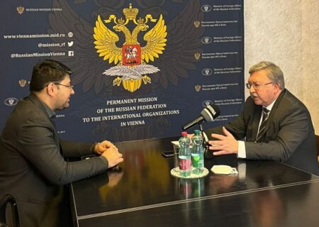 اولیانوف با محکوم کردن تهدیدهای ترامپ: تنها راه توافق با ایران، دیپلماسی است