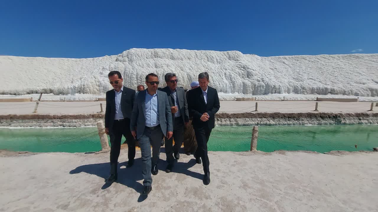 استاندار اصفهان:  پروژه‌های نهضت ملی مسکن و راه‌های استان در اولویت رسیدگی وزیر راه قرار دارد