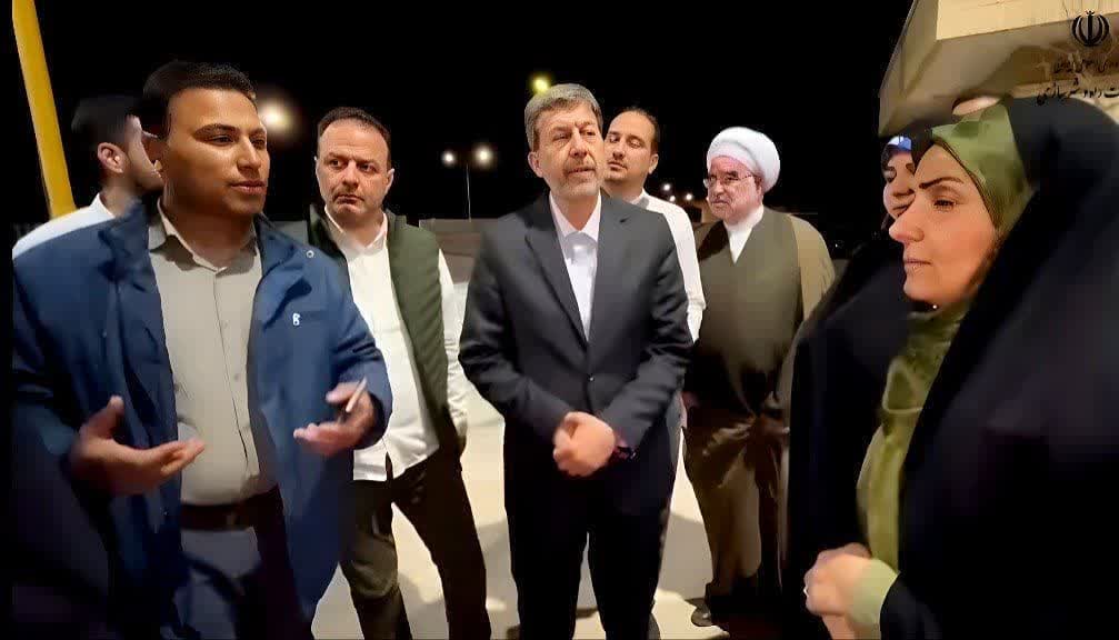 بازدید شبانه استاندار و وزیر راه و شهرسازی از ایستگاه راه‌آهن نایین در اصفهان