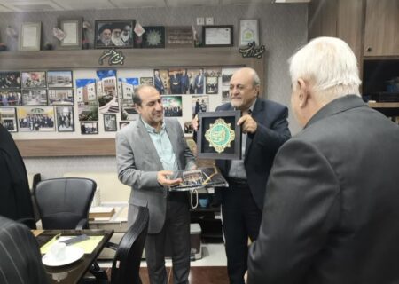 بازدید معاون استاندار اصفهان از بیمارستان خیریه بهداشتی درمانی حجت ابن الحسن (عج)