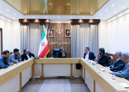 استاندار اصفهان: بیمه سلامت از ایجاد بار مضاعف بر بیماران جلوگیری می‌کند