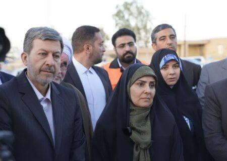 وزیر راه و شهرسازی:پروژه ۲۳۴ واحدی مسکن نایین تعیین تکلیف شد/ تکمیل اجرای ۲ پروژه پروژه کلان راه‌سازی در خور