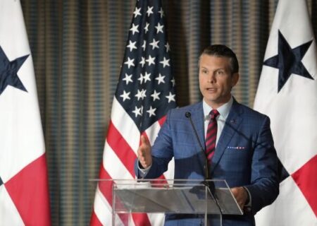 تشدید تنش وزیر دفاع آمریکا علیه ایران در آستانه مذاکرات عمان