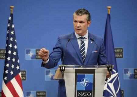 اعتراض سه مشاور سابق وزیر دفاع آمریکا به برکناری خود