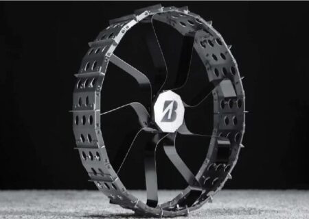 تایر خاص «بریجستون» برای ماه‌نوردها ساخته شد