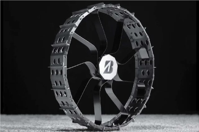 تایر خاص «بریجستون» برای ماهنوردها ساخته شد