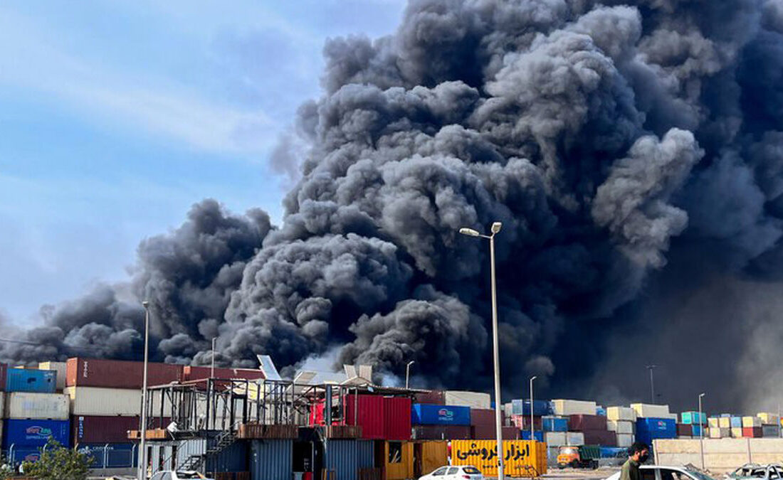 بستگان درجه یک مفقودین حادثه بندر شهید رجایی به پزشکی قانونی مراجعه کنند