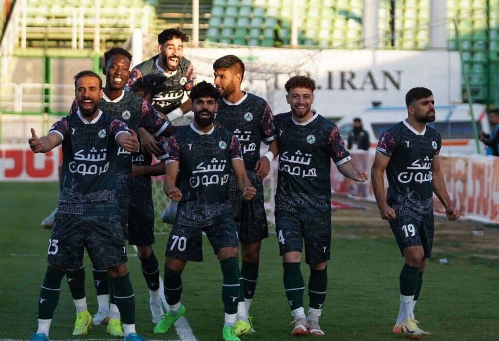 پیروزی ذوب آهن مقابل آبیهای خوزستان