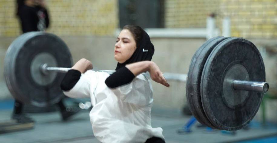 هانیه شریفی به اردوی تیم ملی وزنهبرداری دعوت شد