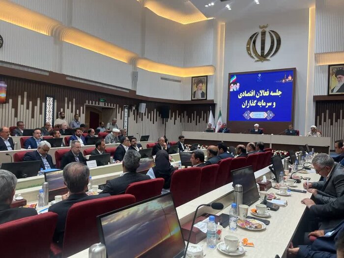 عارف:دولت به جای مچگیری وظیفه تسهیلگری دارد