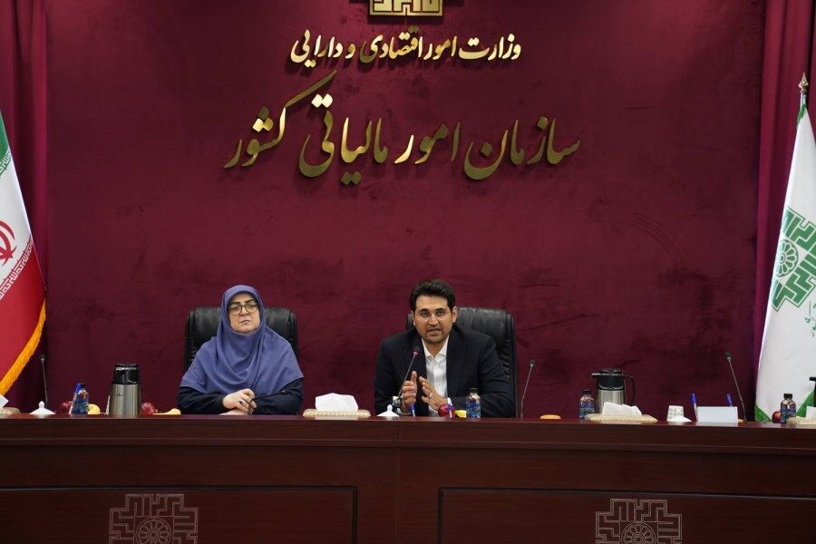 مهاجرانی: برای کسانی که مالیات خود را به موقع می‌پردازند از ابزارهای تشویقی استفاده شود