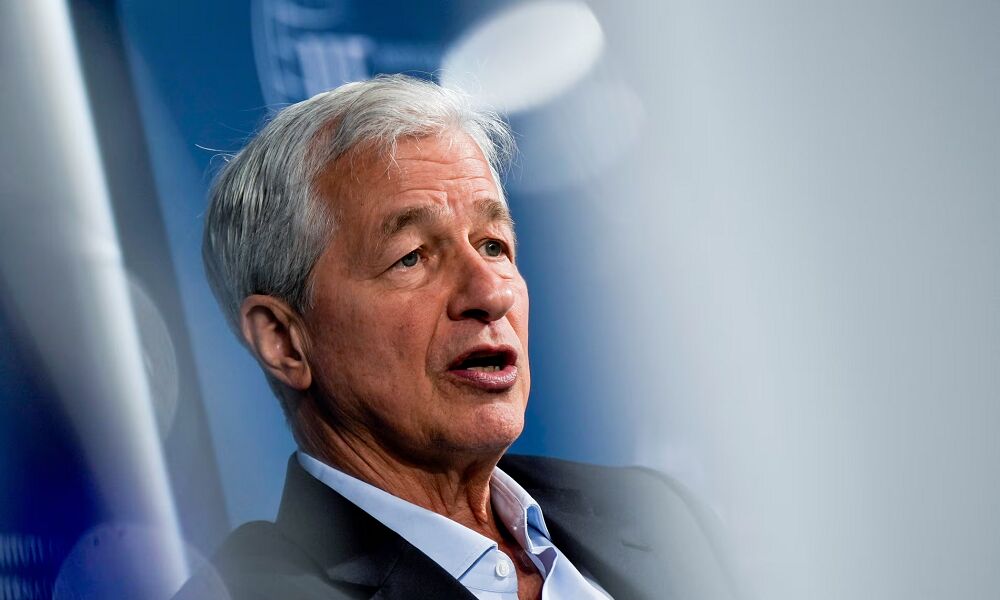 ادامه تعرفههای ترامپ موجب رکود اقتصادی ایالات متحده میشود