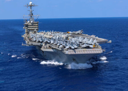 حمله دوباره ارتش یمن به ناو هواپیمابر آمریکا در دریای سرخ