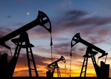 نفت در تله تعرفه ۵۰۰ درصدی آمریکا