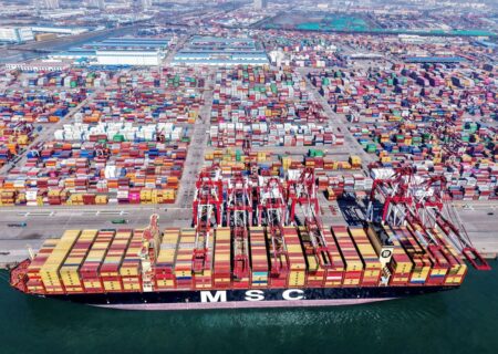 در حال مذاکره با چین برای دستیابی به توافقی عادلانه هستیم