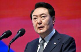 رئیسجمهور برکنارشده کره جنوبی از مردم کشورش عذرخواهی کرد