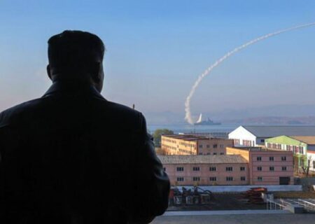 رهبر کره شمالی از اولین آزمایش ناوشکن جدید پنج هزار تنی بازدید کرد