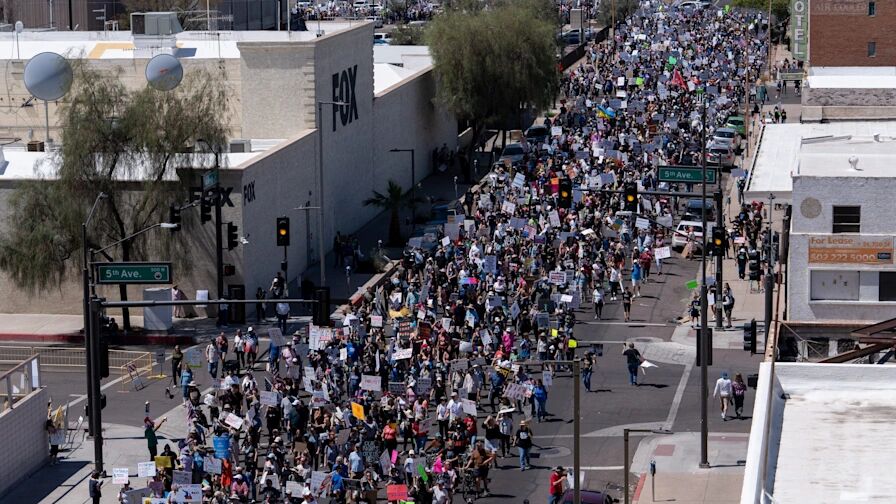 صدها هزار کوبایی علیه تحریمهای آمریکا تظاهرات کردند