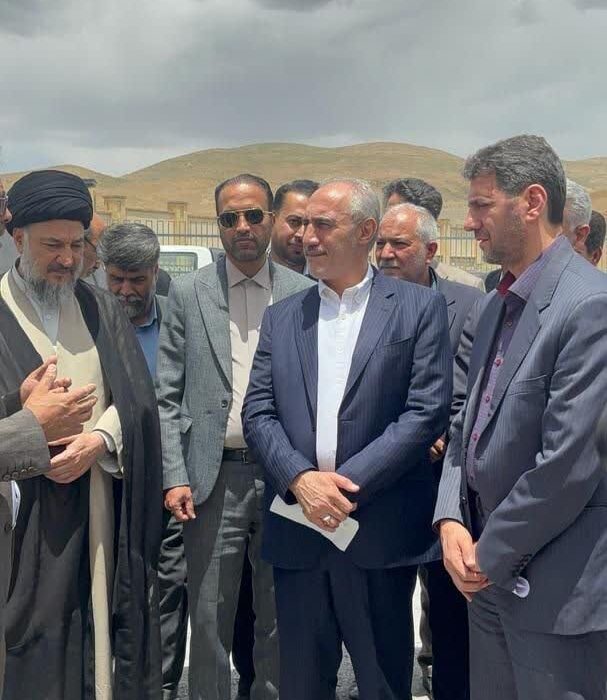 بازدید رییس سازمان برنامه و بودجه از پروژه‌های عمرانی، درمان و فرهنگی فریدن