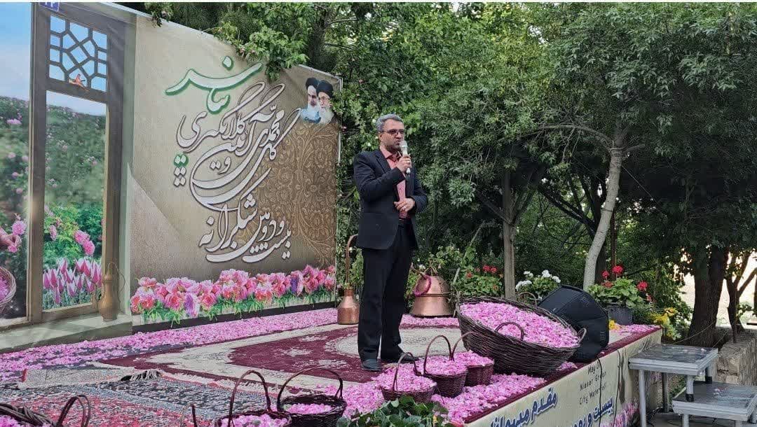 منظری:جشنوارههای محلی به جذب گردشگر و رونق شهرها کمک میکند