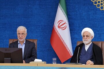 رئیس قوه قضاییه: تغییر دولت‌ نباید قراردادهای حاکمیتی را مخدوش کند