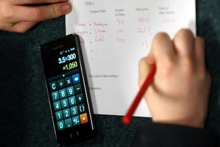 فنلاند استفاده از تلفن همراه در مدارس را محدود می‌کند