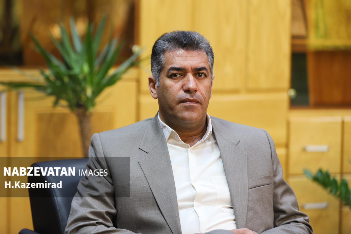 اجرای پیاده‌روسازی خیابان امام خمینی(ره) نماد هم‌افزایی و آغاز مسیر تحول شهری است