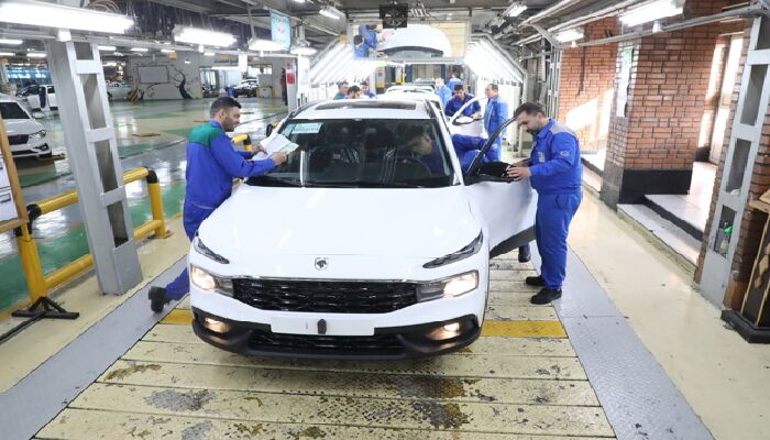 تحویل خودروی ری‌را از سر گرفته می‌شود