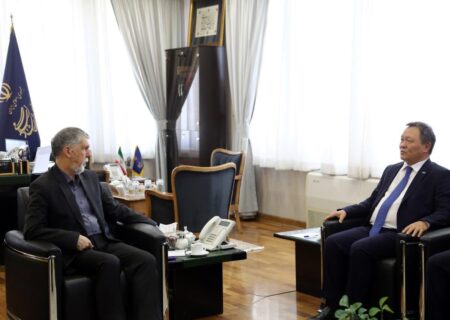 محمد فارابی پل ارتباطی میان ایران و قزاقستان است